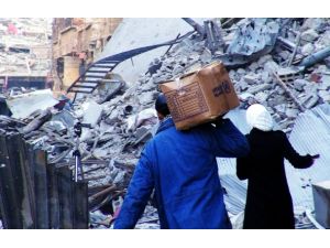 Yermuk Kampı'na 350 kolilik insani yardım