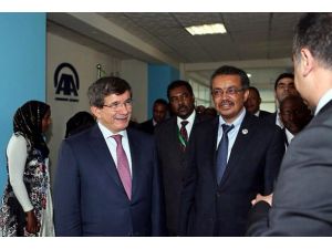 Davutoğlu AA'nın Etiyopya'daki ofisini ziyaret etti