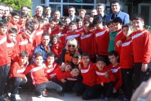 Marmaris Öğretmenevi Saburhanespor'u ağırlıyor