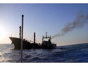 Yemen'de yük gemisi battı