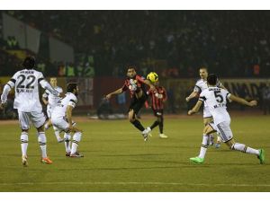 İlk yarı berabere bitti