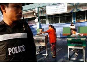 Tayland'da halk sandık başında