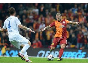Sneijder'in yıldızı parlıyor