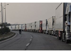 İpsala'da 16 kilometrelik kuyruk