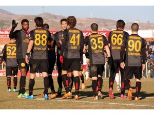 Galatasaray'da yeniler göz doldurdu