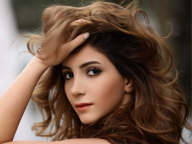 Aleyna Dalveren...Doktor değilim ama Hastam Çok diyor.