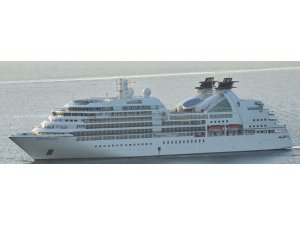 Basketbol sahası, boks ringi bile var