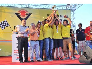 İÜ Alternatif Enerjili Araç Yarışları’na Damga Vurdu