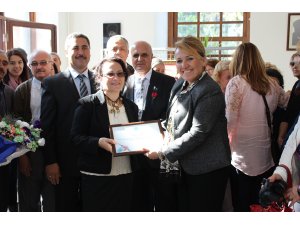 ŞERİFE TÜRKER’İN RESİM SERGİSİ AÇILDI