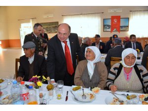 VALİ ÇİÇEK, ŞEHİT AİLELERİ, GAZİLER VE YAKINLARI İLE BİR ARAYA GELDİ