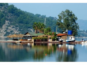 'Efsane' plajda yıkım