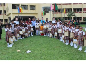 Yetime yapılan yardıma, Bangladeş'ten devlet plaketi‏