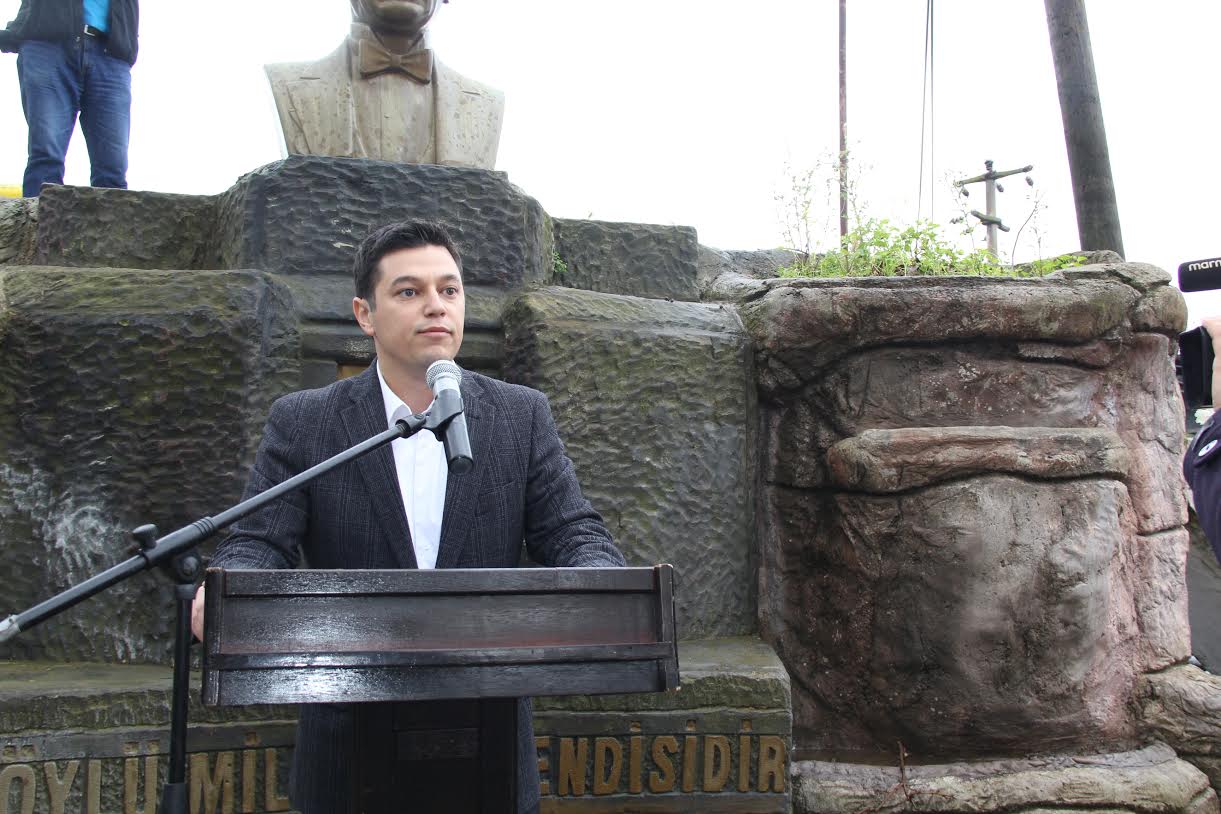 Acar Ünlü Okulun açık kalmasını sağlayan herkese teşekkür etti