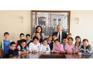Başkan Acar çocuklarla buluştu