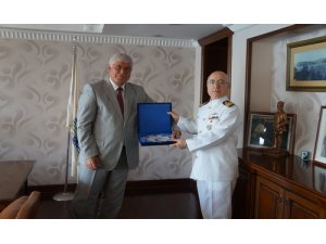 Komutanlardan Belediye'ye ziyaret