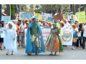 Bu dünya bizim yok etmeyelim,  birbirimize zehretmeyelim