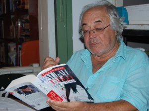 Özkan Mert'ten şiir resitali