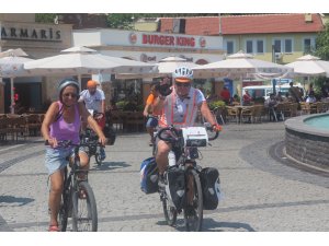 Bisiklet yolcuları Marmaris'ten geçti