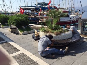 Açık hava mobilyaları yenileniyor