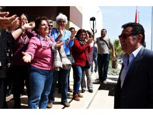 Alkışlı sloganlı destek