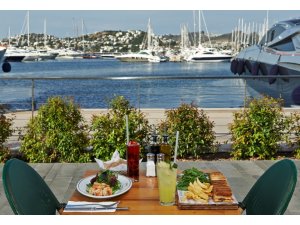 Kitchenette, Bodrum’da Palmarina ve Turgutreis şubeleriyle yaz sezonunu rengarenk ve taptaze lezzetleriyle açıyor