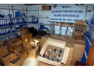 Marmaris'te sahte rakı ile etil alkol ele geçirildi