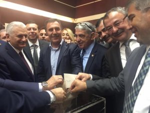 AK Parti'de yeni genel başkan için temayül yoklaması yapıldı