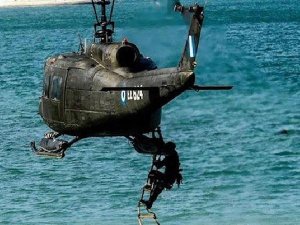 Komşuda o askerler aranıyor