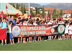 Harçlıklardan 1'er lira demokrasi şehitlerine