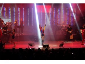 Gülşen:’’Çocukta Yaparım Kariyerde Diyor’’