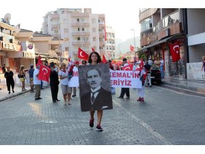 Zafer Bayramı 'Zafer yürüyüşü' ile kutlandı