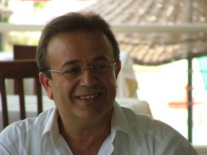 İşadamı Asım Geniş: Siyaseti Dondurdum!