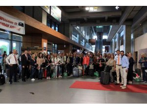 Ukraynalı ve Rus turistler turizmcinin yüzünü güldürdü