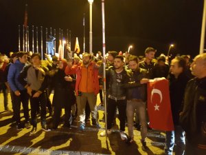 Marmaris'te vatandaşlardan teröre tepki eylemi