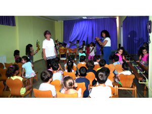 ÇOCUKLARA BARIŞ ŞARKILARI