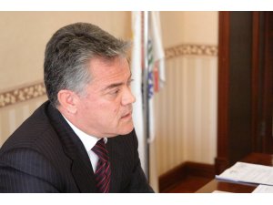 "BASININ ÖZGÜRLÜĞÜNÜ KISITLAYICI HER TÜRLÜ ENGELİN KARŞISINDA DURMALIYIZ"