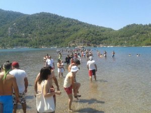 Deniz üstünde yürümek için Kızkumu'na geliyorlar