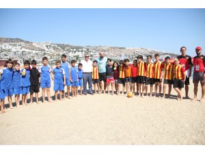 Bodrum’da plaj futbolu şenliği