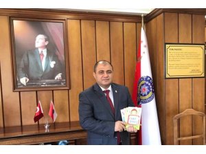 Emniyet Müdürü Kitap Hediye Etti