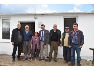 DEPREMZEDE AİLEYİ SEVİNDİREN YARDIM