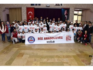 Vali Civelek, “Biz Anadoluyuz Projesi” kapsamında Ağrılı öğrencilerle bir araya geldi