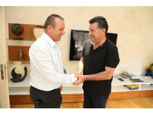 KKTC Turizm Bakanı Ataoğlu'ndan Başkan Kocadon'a ziyaret