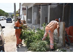 BAYRAM ÖNCESİ CADDE VE SOKAKLAR TEMİZLENİYOR