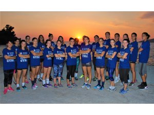 DENİZİN KIZLARI İZMİR YOLCUSU