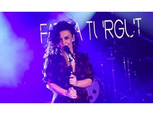 Fatma Turgut Konserleriyle Adından Söz Ettiriyor