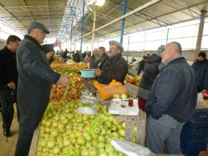 Yılmaz, “Semt pazarlarımızın üstünü örteceğiz”