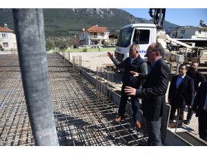 Başkan Saatcı, Yeşilüzümlü Sosyal Tesisi’nin temelini attı