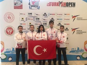 Muğlalı taekwonducular ay yıldız için mücadele etti