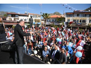 Başkan Saatcı “Liderlerin değil, halkın önünde eğilenlere destek verin”