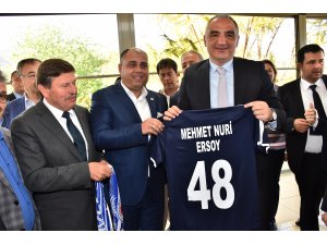 Bir müjde de Bakan Ersoy’dan